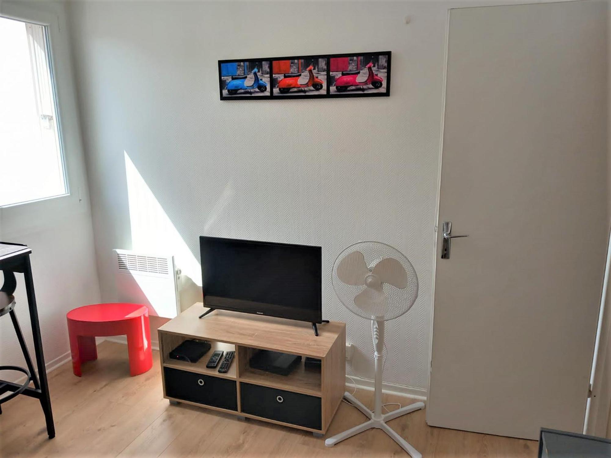 Le Zen -Studio Tout Equipe- Wifi Fibre- Centre Ville Avec Parking Tarbes Exterior foto