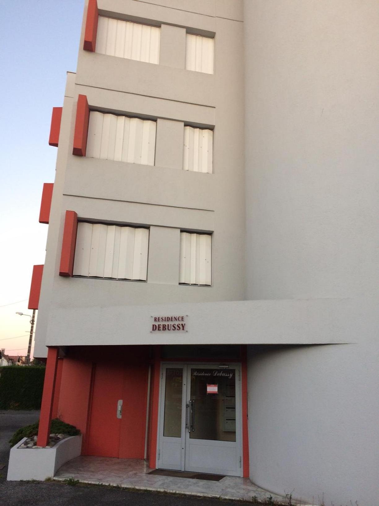Le Zen -Studio Tout Equipe- Wifi Fibre- Centre Ville Avec Parking Tarbes Exterior foto